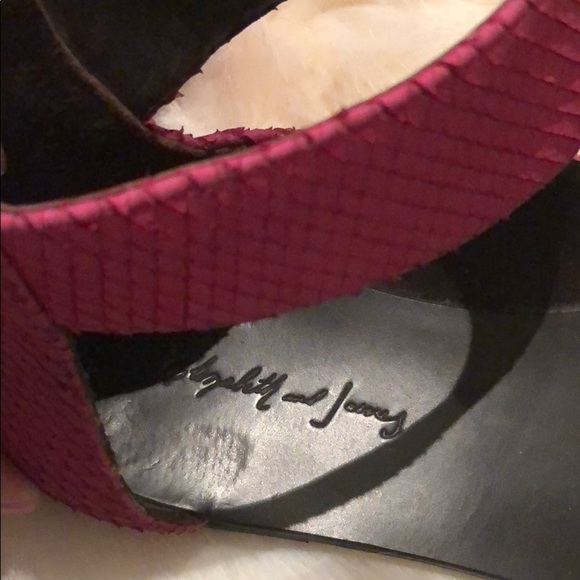 Elizabeth and James Sandals - Picture 4 of 7